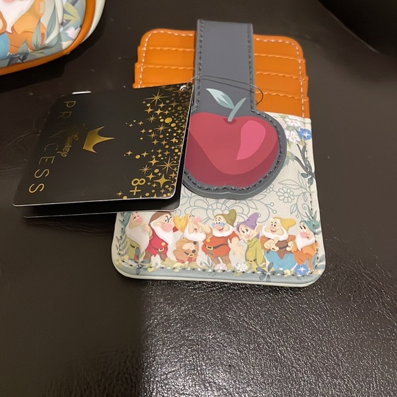 SOLD - Snow White Loungefly w/ Matching Cardholder NWT - Picture 4 of 8